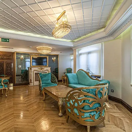 Studio In Historic Mansion In Beylerbeyi