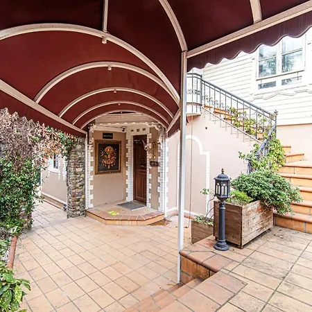 Hotel Studio In Historic Mansion In Beylerbeyi Istanbul