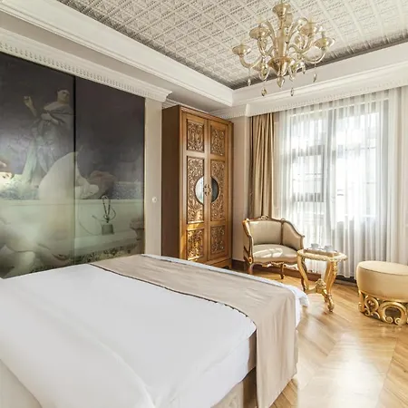 In Historic Mansion In Beylerbeyi Hotel *