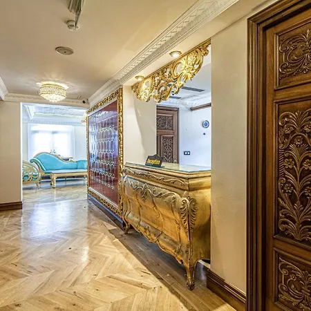 Hotel In Historic Mansion In Beylerbeyi