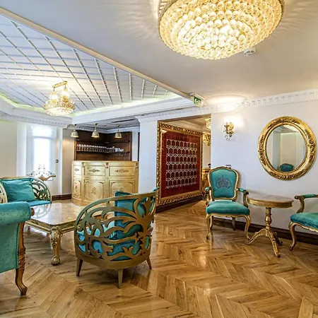 In Historic Mansion In Beylerbeyi Hotel Istanboel